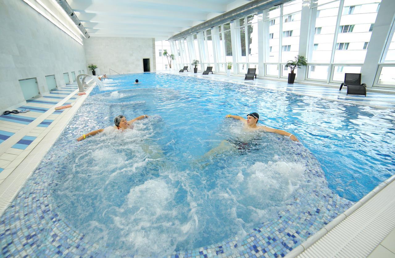 Sanatorii Sosny At Naroch Lake Hotel Gatovichi ภายนอก รูปภาพ