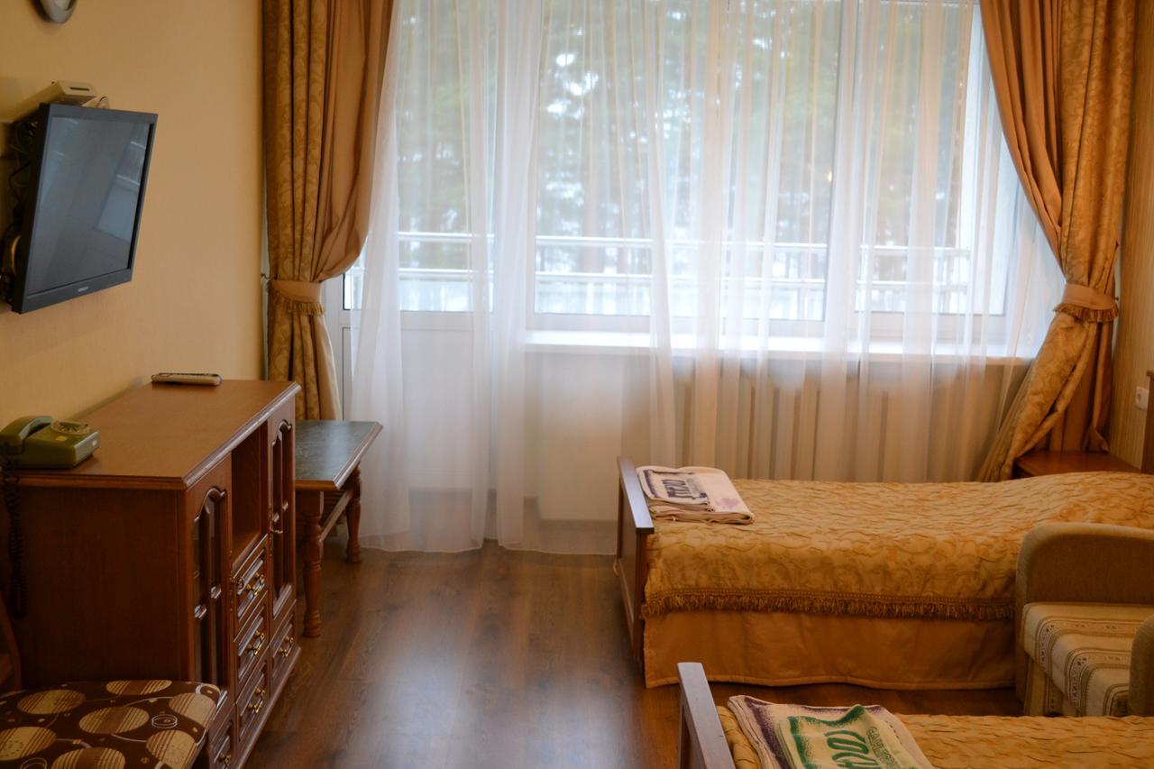 Sanatorii Sosny At Naroch Lake Hotel Gatovichi ภายนอก รูปภาพ